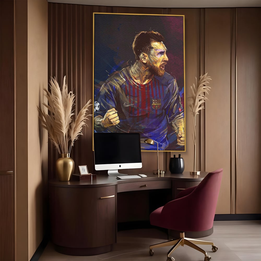 Tablou canvas cu portret ilustrat in culori vibrante cu lionel messi, in rama de aluminiu auriu, pe perete intr-un birou